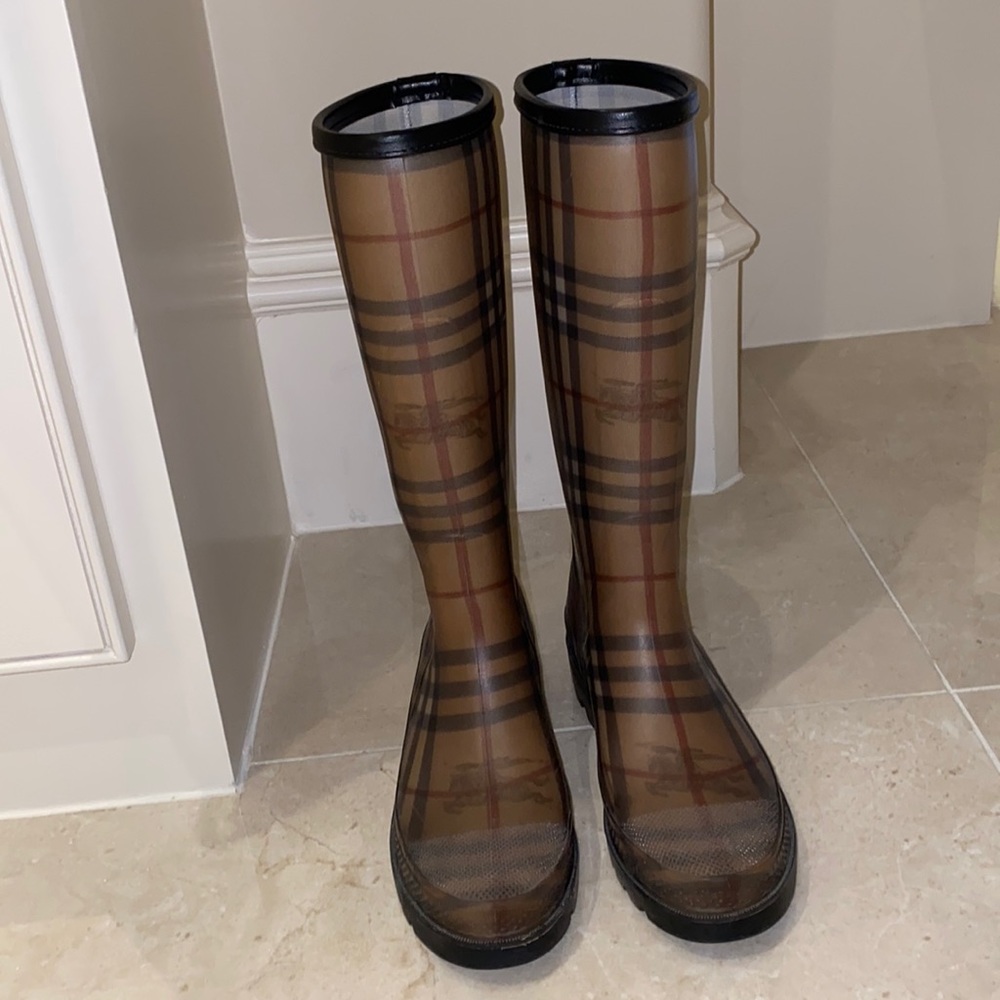 COPY - Burberry rain boots! Size 38